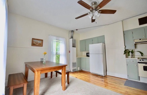 Brunswick Apartment | Easy Breezy Downtown Brunswick 2 BR
