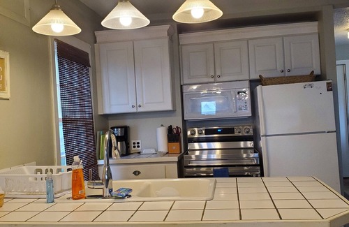 Kent Cottage | Easy Breezy Living - Lakefront Cottage Directly on Lake Ontario