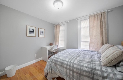 Columbus Park - Andrew Square Apartment | Easy Commute South Boston 4BR 1BH Apt
