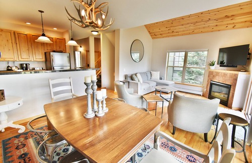 Dillon Condo | Easy Drive to 6 Ski Areas. Walk to Dining, Shops. 2 Decks, Grill, Garage