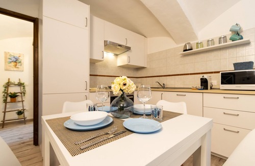 Baveno Apartment | [Easy Lake] Baveno Apartment 100m from the lake. Netflix and Wi-Fi