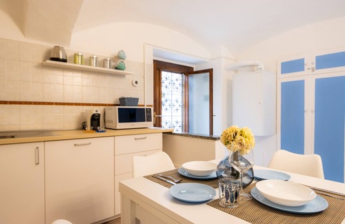 Baveno Apartment | [Easy Lake] Baveno Apartment 100m from the lake. Netflix and Wi-Fi