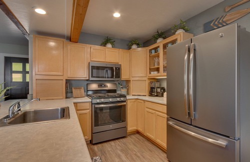 Tahoma Cabin | Easy Living: 1 BR, 1 BA in Tahoma, Sleeps 2