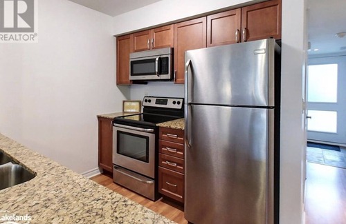 Collingwood Condo | Easy living condo in Collingwood, heated all season salt water pool!