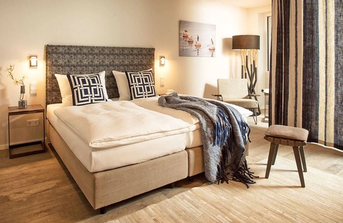 List Hotel | Easy Living Hotel