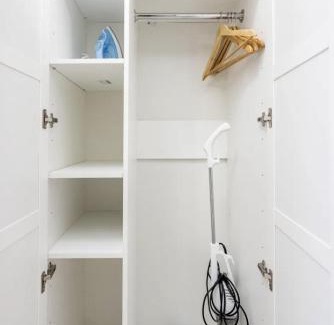 Darnyckyj Apartment | Easy Living MetroNest