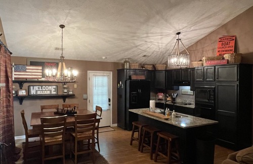 Lake Oconee Cabin | Easy living on the Lake.