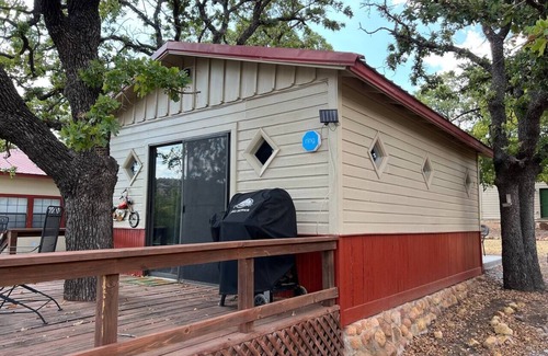 Medicine Park Cabin | Easy Rider Cabin -Boat/Trailer prkg, Pet ok w/fee