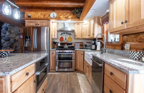 Seneca Falls House | Easy Street Getaway: Wine Trail Cabin Retreat - 1/4 Mile from Cayuga Lake