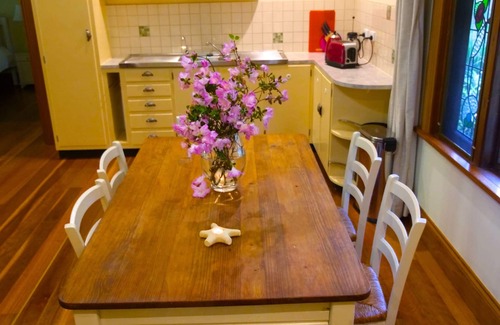 Darkwood Cottage | Easy Street Retreat - River Cottage