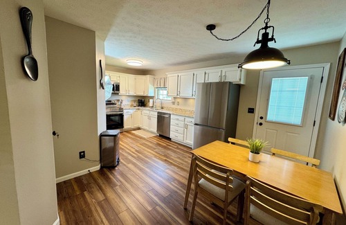 Wilmington Condo | Easy Street- The Modern Escape- 2.8 miles to WEC