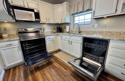Wilmington Condo | Easy Street- The Modern Escape- 2.8 miles to WEC