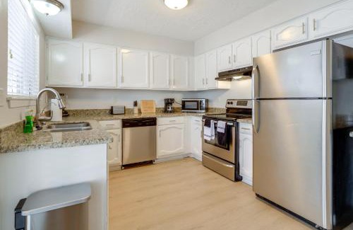 Bryan House | Easy Tailgate Access! Home 3 Mi to College Station