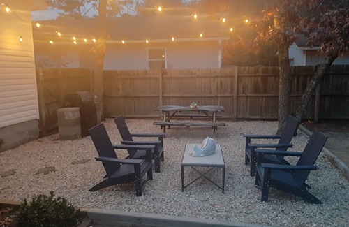 Tranquil Harbour House | Easy Walk to Beach, Concerts, Publix, Splash Pad, Market.nBikes, Carts, & Chairs