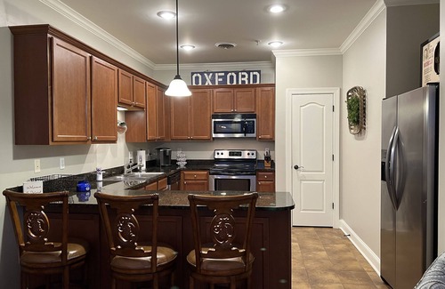 Oxford Condo | Easy Walk to Swayze; 3Bed 2Bath; Noon Check-in/3:00 Check-out; Pickleball Courts