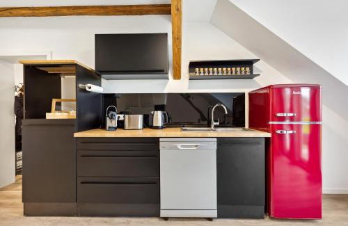 Hof Apartment | EasyApartments stilvoll zentral Balkon Hauptbahnhof NETFLIX 130m2