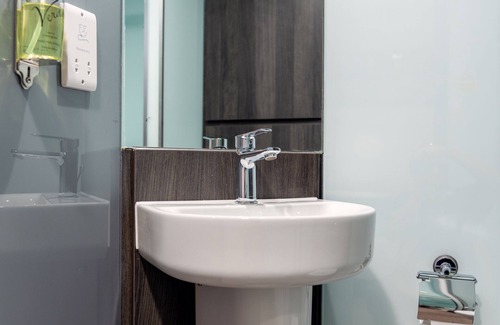 Central Milton Keynes Hotel | easyHotel Milton Keynes