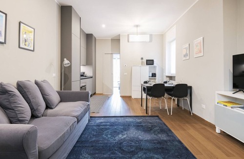 Guastalla Apartment | Easylife - Beautiful flat Pta Romana/Policlinico