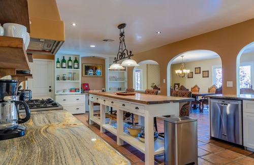 Paso Robles House | Eat Drink & be Merry! Downtown Paso with Pool and Spa!