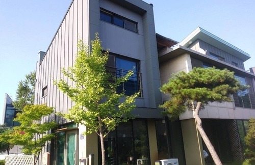 Paju House | 'EAT, PRAY, LOVE' Spoon house