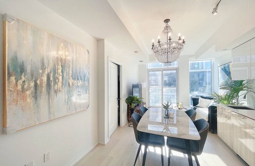 Garden District Hotel | Eaton Center Suites & Towers