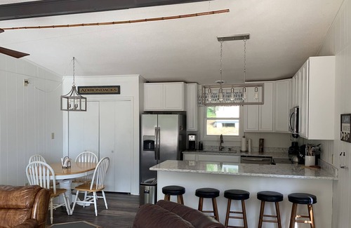 Littleton House | Eaton’s Ferry Ests-Cozy 3BR 2BA Lake Ft House-Main Lake View in Private Cove