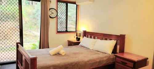 Eatons Hill House | Eatons Retreat