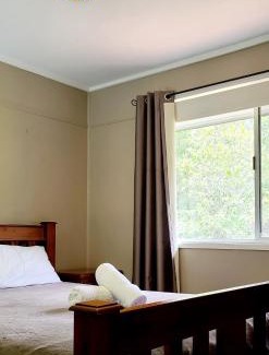 Eatons Hill House | Eatons Retreat