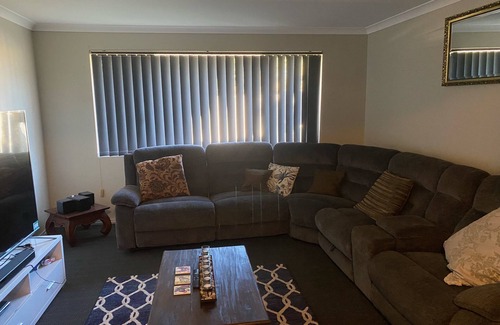 Eaton House | Eatons Roomy 2 bed With Cinema Room