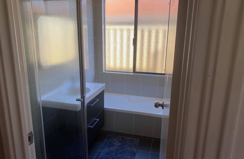 Eaton House | Eatons Roomy 2 bed With Cinema Room