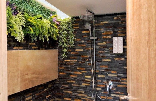 U Thong Bed & Breakfast | EAUSTAY Private room with Little Jungle