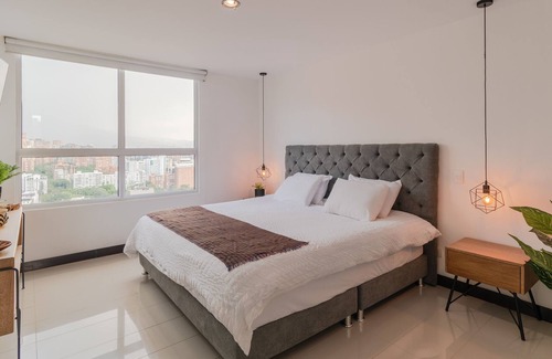 Lalinde Apartment | Ebano 1706 - Incredible City Views Near Lleras
