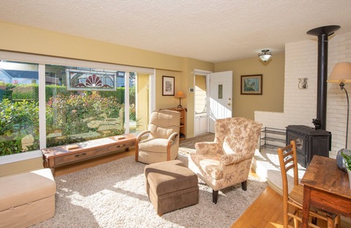 Campbell River House | Ebb and Flow Inn