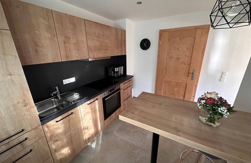 Hohenaschau im Chiemgau Apartment | Ebenerdige Ferienwohnung Schlossblick 60 qm, Separates Schlafzimmer, Terrasse