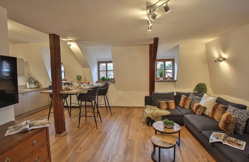 Klosterlangheim Apartment | Ebenerdige FeWo mit 2 Schlafzimmern und 2 Bädern