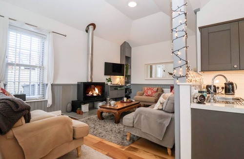 Knodishall Cottage | EBENEZER CHAPEL, pet friendly in Saxmundham