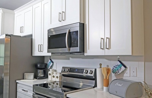 Palm Bay House | Ebenezer House 3-bedroom in awesome Palm Bay with AC, treadmill room