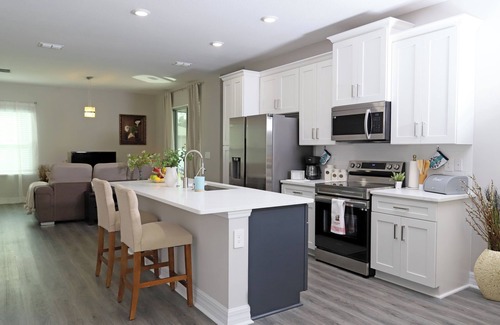 Palm Bay House | Ebenezer House 3-bedroom in awesome Palm Bay with AC, treadmill room