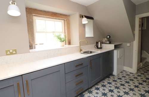 Hope Valley Cottage | EBENEZER HOUSE, pet friendly, character holiday cottage in Hope