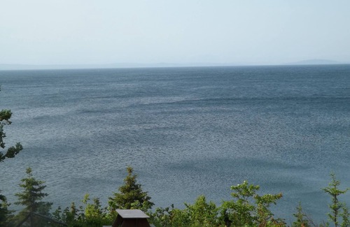 Richmond County Cottage | Eberhards log cottage1 , right on the Lake, private, scenic, gorgeous beach