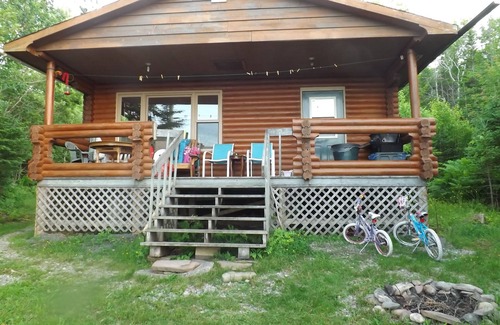 Richmond County Cottage | Eberhards log cottage1 , right on the Lake, private, scenic, gorgeous beach