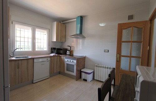 Ciempozuelos Ski Chalet | Ebony Chalet. TuCasaTemporal