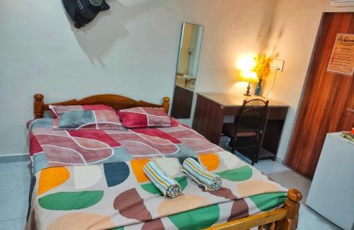 Juhu House | Ebony Room - Comfortable Suite