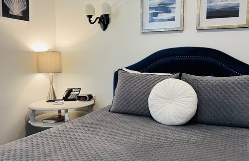 Marble Hill Hotel | EC Reed's Mercantile and Hotel