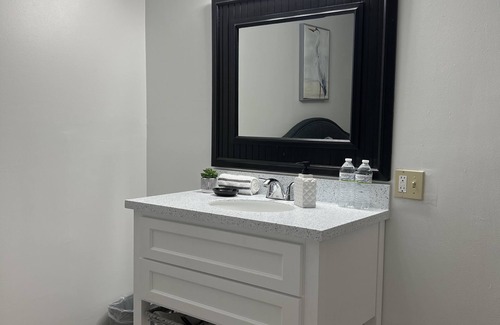 Marble Hill Hotel | EC Reed's Mercantile and Hotel