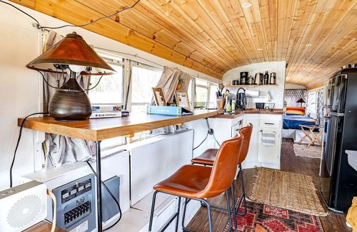 Grandview Villa | Eccentric Converted Bus, Perfect for a Tennessee Vacation