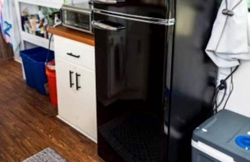 Grandview Villa | Eccentric Converted Bus, Perfect for a Tennessee Vacation