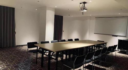 Huadu Hotel | Echarm Hotel Guangzhou North Station Cultural Tourism City