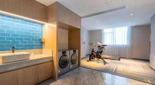 Huadu Hotel | Echarm Hotel Guangzhou North Station Cultural Tourism City