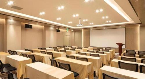 Guilin City Centre Hotel | Echarm Hotel Guilin Railway Station the MixC